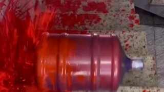 Cuộc thi lăn chai trên cầu thang