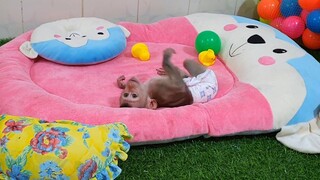 Obedient Baby Liheang Feel So Fresh Happy Playing With Mom After Take The Bath