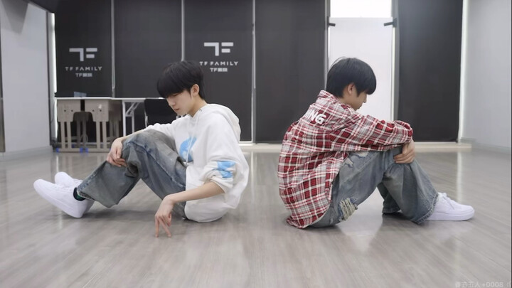 Yang Gui's "Break My Heart Myself" dance cover – rehearsal studio (including mirrored version)