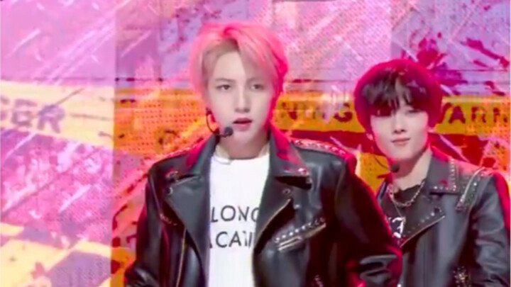 Huang Renjun memotret warna rambut merah jambu bunga sakura selamanya! Ridin NCT DREAM
