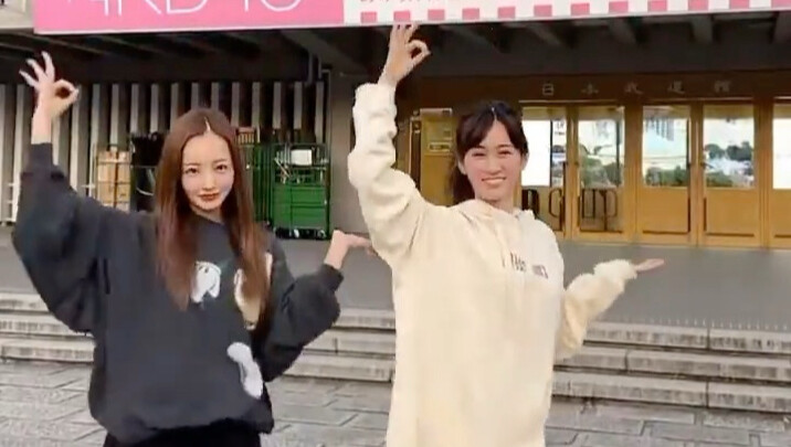 Hujang: Let’s practice first; the two of us will go in back and dance tonight.