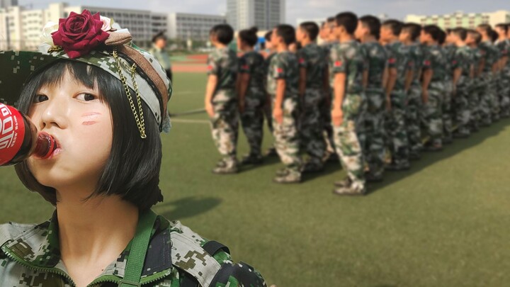Tôi suýt bị huấn luyện viên đánh sau khi thay bộ đồng phục huấn luyện quân sự không mong muốn của mì