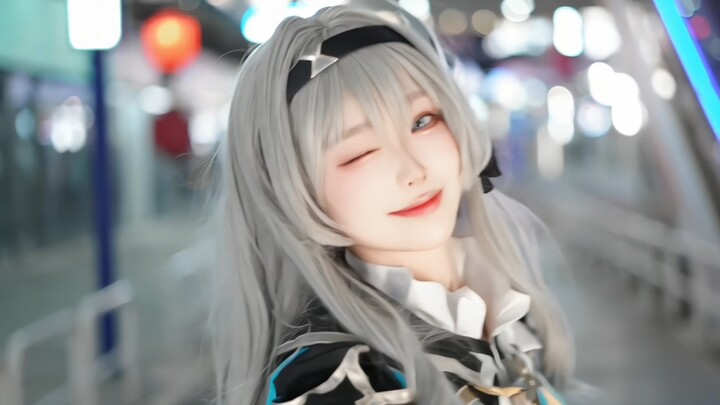 选出你的心动嘉宾 为她一键三连吧
