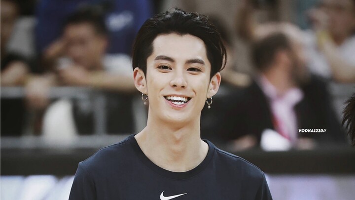 God knows how many times I've watched Gu King dance with such carelessness and ease. It's so charmin