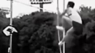 عبقري غيّر قواعد الألعاب الأولمبية! ههه....mp4