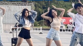 น้องใหม่เต้นรำรองเท้าผ้าใบเพื่อต้อนรับปีใหม่ ซึ่งทำให้น้องใหม่ของมหาวิทยาลัยเจ้อเจียงร้องไห้