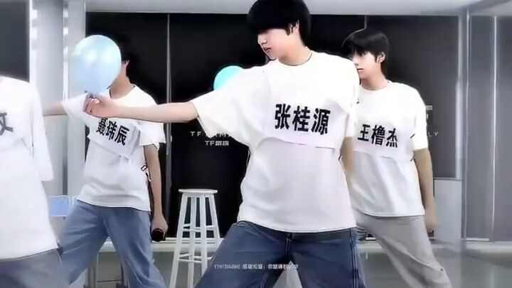 Handsome Chen yiheng Tffamily.