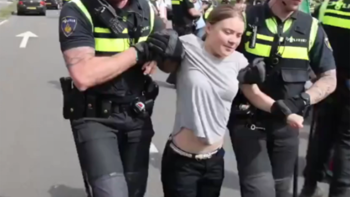 Tôi nghĩ cô gái bảo vệ môi trường này vẫn còn sức hút!