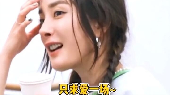 Iconic moments of celebrities playing with their own memes: Chen Xuedong’s signature “riding a broom