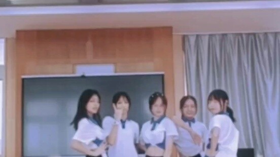 Câu lạc bộ khiêu vũ nổi tiếng của trường trung học Tân An (Mei Yanwei là tôi)