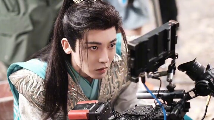 Gunakan lagu tema animasi untuk membuka versi drama "Young Man on White Horse Drunk in Spring Breeze