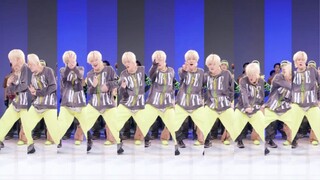 《22 Baddies》喂，你很機車欸！当99位帅男孩骑着99辆大摩驮向你疾驰驶来…