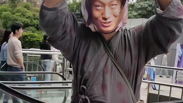 Lần đầu chơi Đại Triển Tử nên hơi đắc ý quá mức