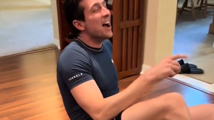 Người bạn ấy dần dần rời xa cộng đồng