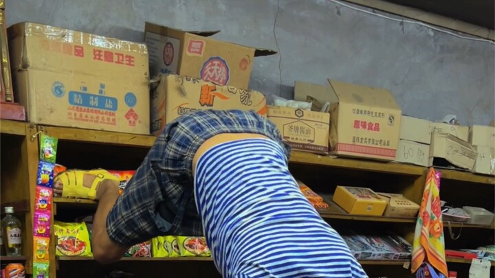 Power Boy's new skill: eating noodles upside down...