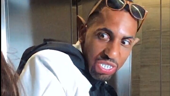 Người nhát gan đừng xem! Khi người nước ngoài lần đầu tiên ăn tiết vịt tươi: “Cả đời tôi chưa bao gi