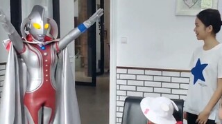 Bunda Ultra ada di sini! Tinjauan Seleksi Kegiatan Amal Xinchuanghua-Ultraman