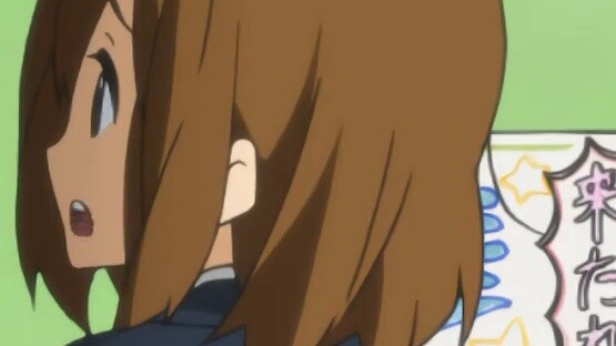 Và người lớn: Bạn biết gì? Đái Vi: Tôi có thể... tôi có thể... tôi có thể đánh vào cái lồng