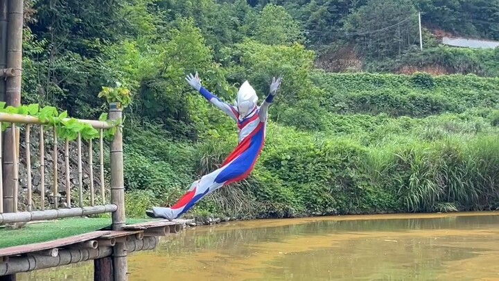 Ultraman harus kembali dengan selamat