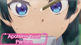 #KompetisiKreasiUnggahan2 , Apoteker sedang membuat Parfum