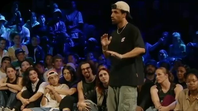 Why don't freestyle competition dancers like to take the initiative?