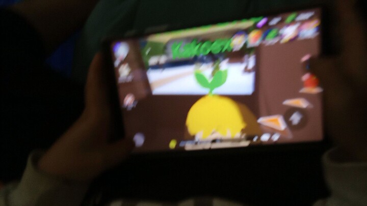 khi em tui chơi play together