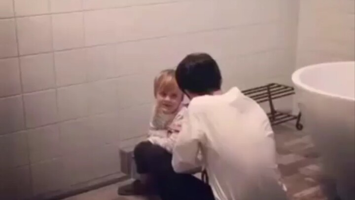 [Baekhyun | Cinnabar] Oh my god, isn’t this just the Baekhyun from the Kigali episode soothing the k