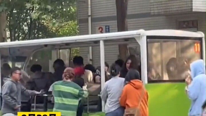 Campus Bus Battle: The School’s So Huge, I’m Rushing to Make It to 8 a.m. Class!