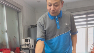 Mawar mekar tiga kali.