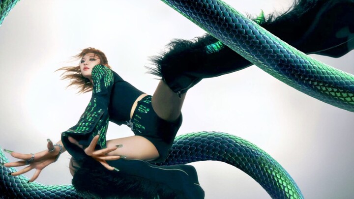 aespa's first round of teaser images for their new album "Savage" revealed