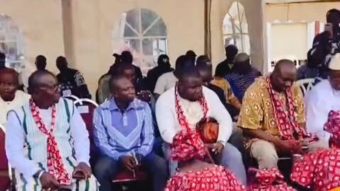Enjoy the traditional dance of African mothers, especially in Burkina Faso, and tell me what you thi