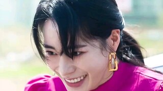 这个女孩长大后为了复仇，处心积虑当上了仇人女儿的班主任，一步步走上复仇之路！