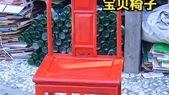 An elderly scrap collector found a broken chair, only to discover it was a cultural relic—so he prom