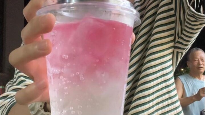 ท้าลอง 100 บาทในร้านสะดวกซื้อ ทำค็อกเทลดื่มได้กี่แก้ว!