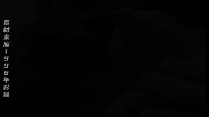 A stray cat, fearless of life and death, rushed in and out of the inferno five times just to save it