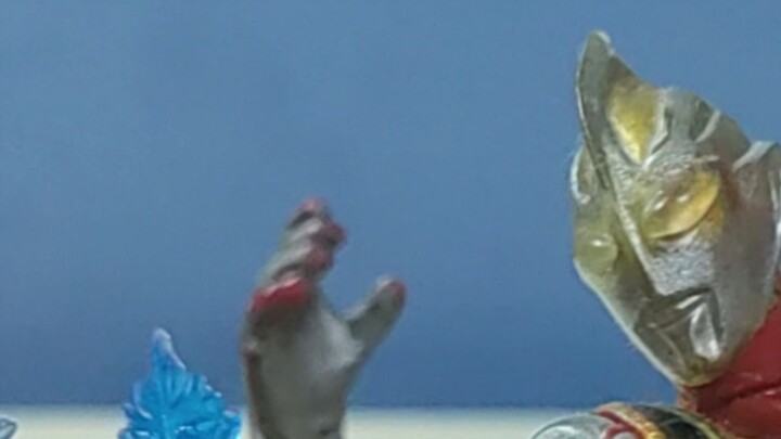 Although the childhood toys are rough, they are still fresh in my memory. Gaia Ultraman crystal doll