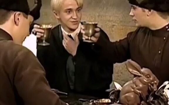 [HP] Harry and the Young Master are pretty close! Ron’s hat really does move on its own!