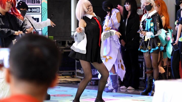 玛修偷偷跑出来了