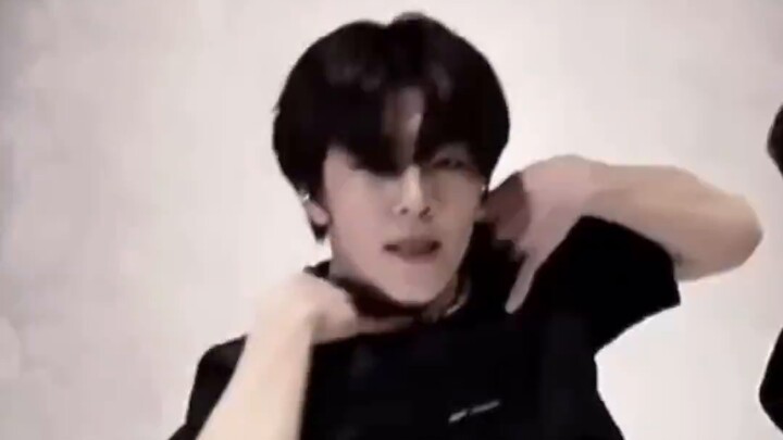 I feel summer in a second after watching it🥵Menier (National Group High Men's Version) is so powerfu