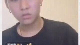 أنفق رجل 30 سنتًا على دفعة أولى لشراء سيارة فيراري، وبكى مطالبًا باسترداد أمواله من المرساة.
