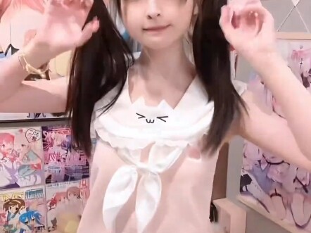 Coi nỗi đau như trò đùa, nghe xong người ta cười lăn lộn dưới đất.