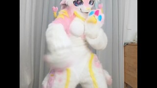 سقطت مباشرة في موقع جي شو جو 2024 - الفراولة الصغيرة