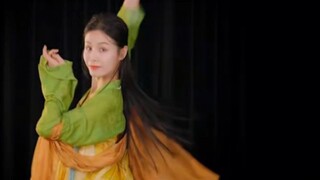 On the first day of the Lunar New Year, let's dance a Zhezhi dance for everyone