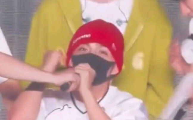 【Choi Seungcheol】Cheol-i: “Tớ không có tai nghe monitor!!!” Đội trưởng quản lý tuyệt nhất của chúng 