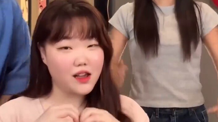 “อัพโหลดเวอร์ชั่นที่ไม่ได้รับอนุญาตให้อัพโหลด (รุ่นพี่ซูฮยอน ฉันรักคุณ)”