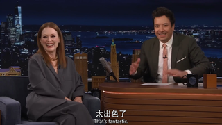 朱利安·摩尔一个美国人混进英国人堆里拍英国史剧