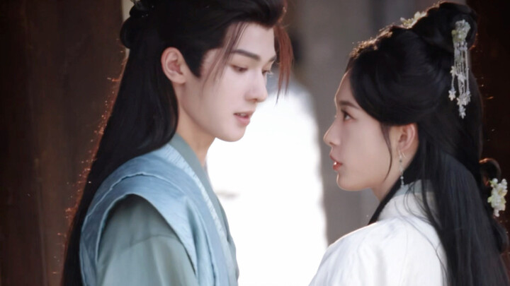 A costume version of a prank! This drama is awesome! You can watch the behind-the-scenes footage as 
