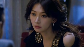 Trước đây tôi không đánh giá cao vẻ đẹp của cô ấy, nhưng giờ tôi chỉ có thể nói rằng cô ấy là một nữ