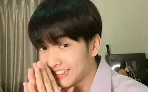 ยิ้มอย่างเดียวเลย💕