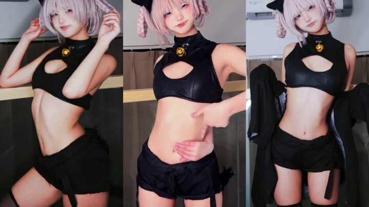 เหมาเหมาจี๋ ใช้มืออีกข้างลูบที่สะดือ